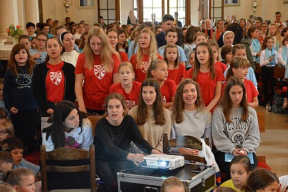 vise-od-300-djece-na-godisnjem-susretu-djecjih-zborova-dubrovacke-biskupije